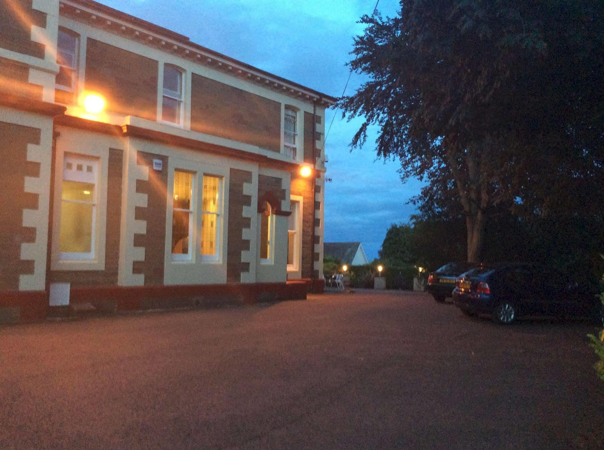Taychreggan Hotel 邓迪 外观 照片